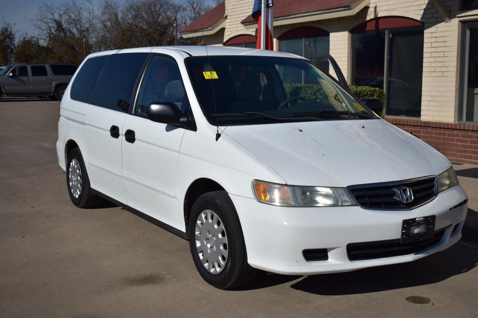 2003 White /Gray Honda Odyssey (5FNRL18513B) , located at 5925 E. BELKNAP ST., HALTOM CITY, TX, 76117, (817) 834-4222, 32.803799, -97.259003 - Photo#5